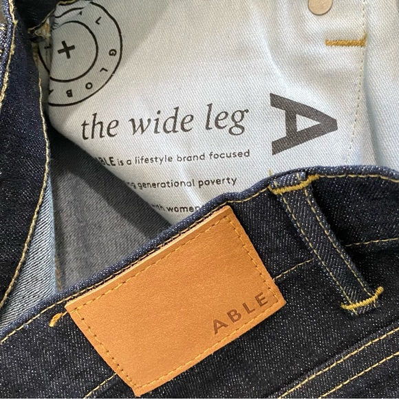 Able NWT Wide Leg Holly Kick Flare Jeans Dark Blue Size 29 - Picture 5 of 10